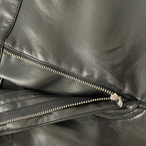 Aritzia Faux-Leather Shorts (8) - Picture 3 of 9